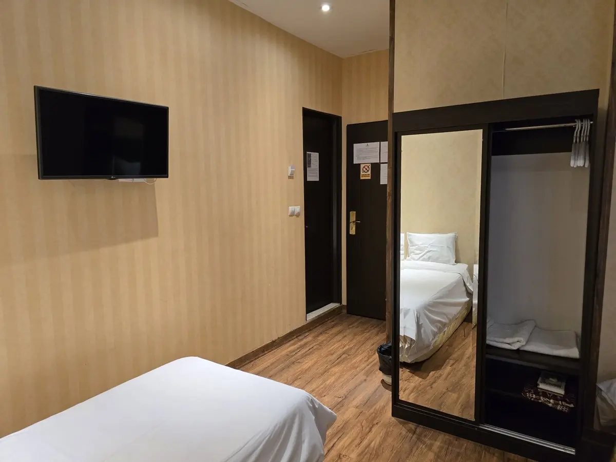 مجتمع اقامتگاهی سپند بلوار کریم خان - واحد سه تخته 2