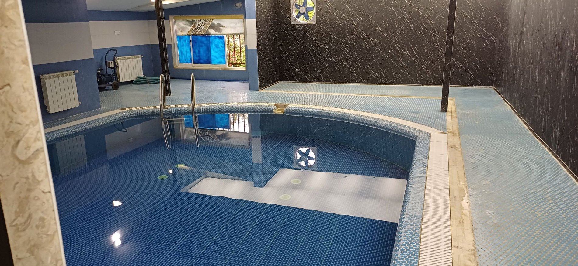 سه خوابه استخردار آبگرم آدی