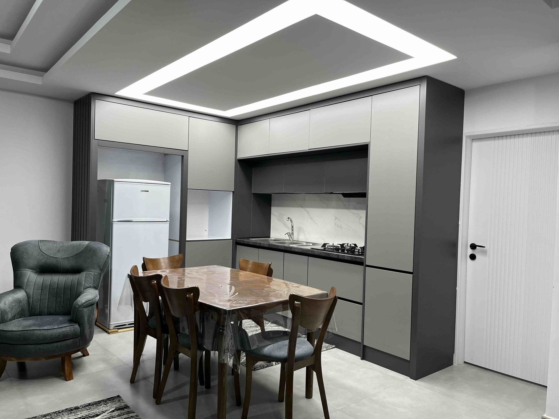 سه خوابه استخردار آبگرم تقدسی