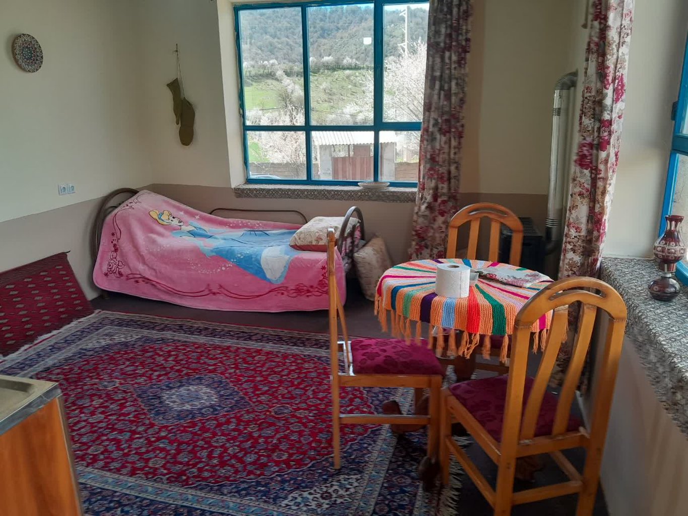 اقامتگاه سنتی هیرکا نی اعزی - واحد راش