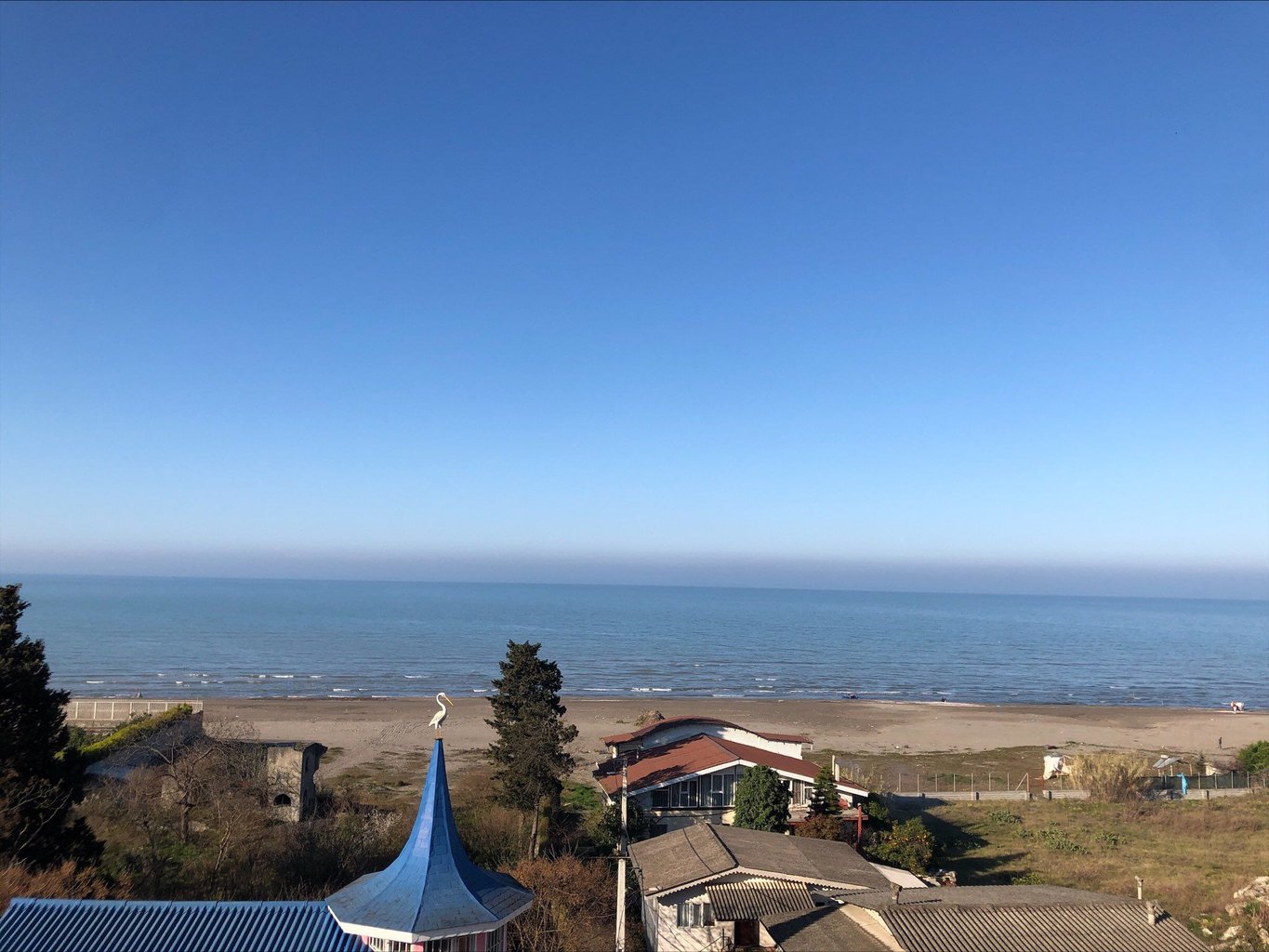 آپارتمان دوخوابه ساحلی عظیمی