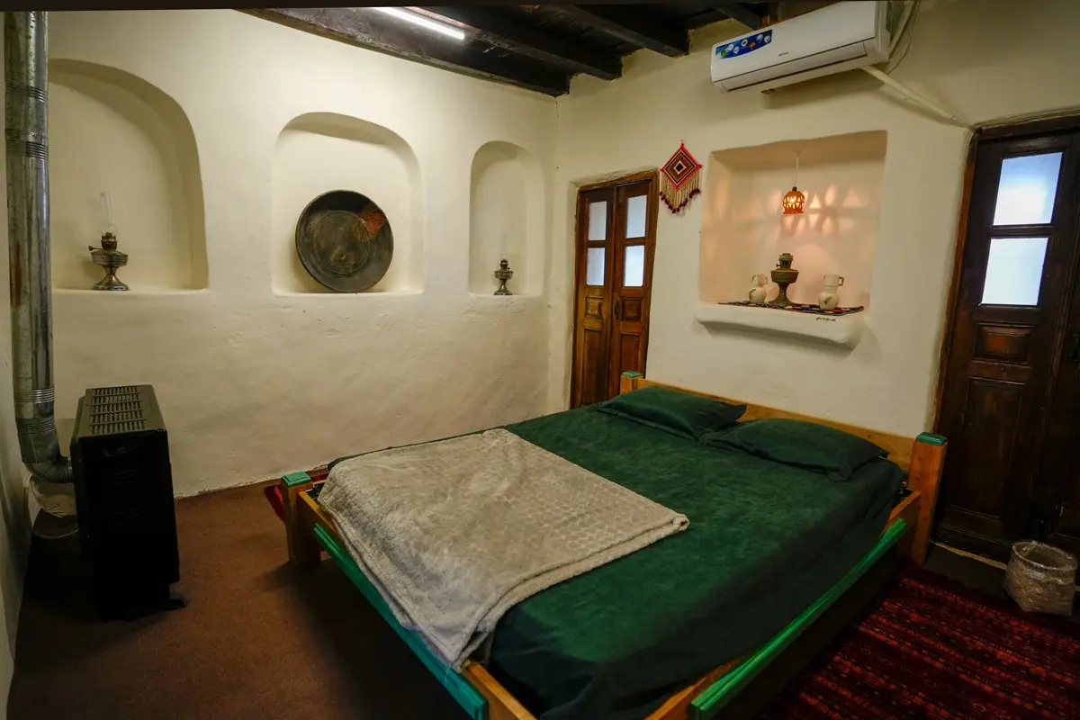 بوم گردی کندوج 1 - واحد منظر خانم