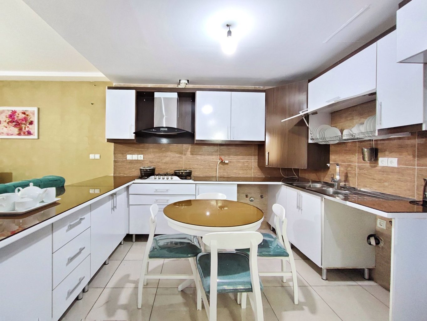 آپارتمان دوخوابه دکتر حسابی واحد ۱