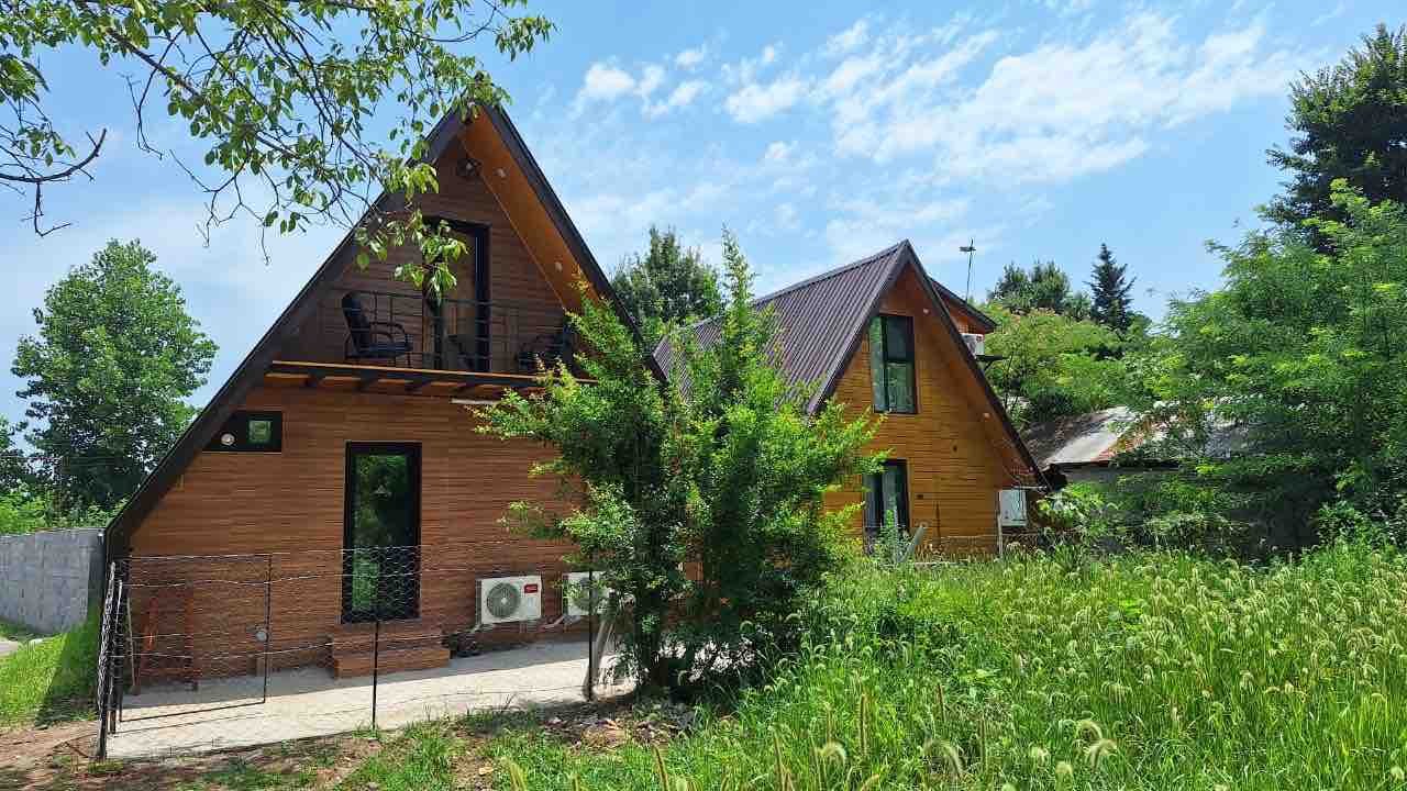 یک خوابه سوئیسی چوبی لنا