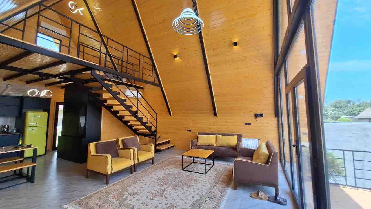 یک خوابه سوئیسی چوبی لنا