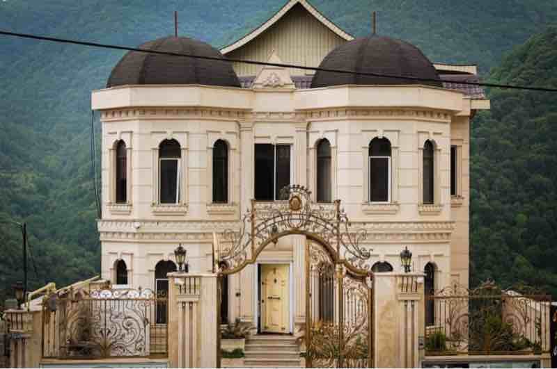 ویلا شش خوابه لوکس استخر آبگرمدار جنگلی