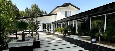 ویلا سه خوابه استخردار آبگرم سیاه سفید