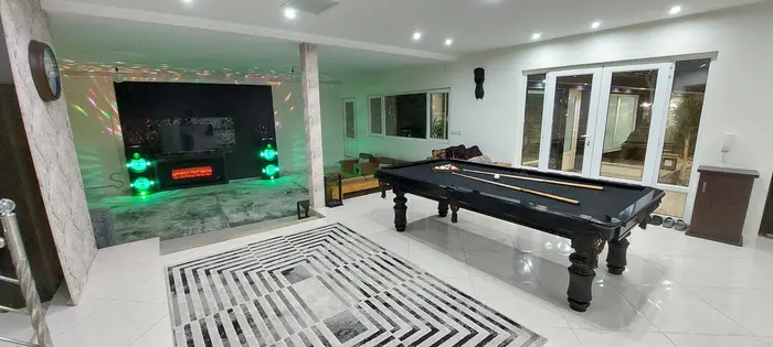 ویلا سه خوابه استخردار آبگرم سیاه سفید