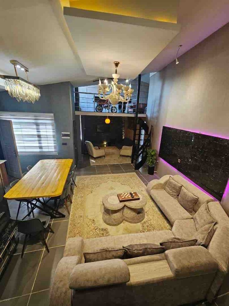 ویلا پنج خوابه استخردار آبگرم سهند 1