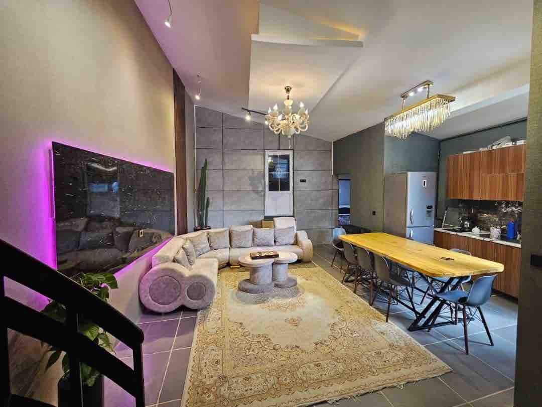 ویلا پنج خوابه استخردار آبگرم سهند 1