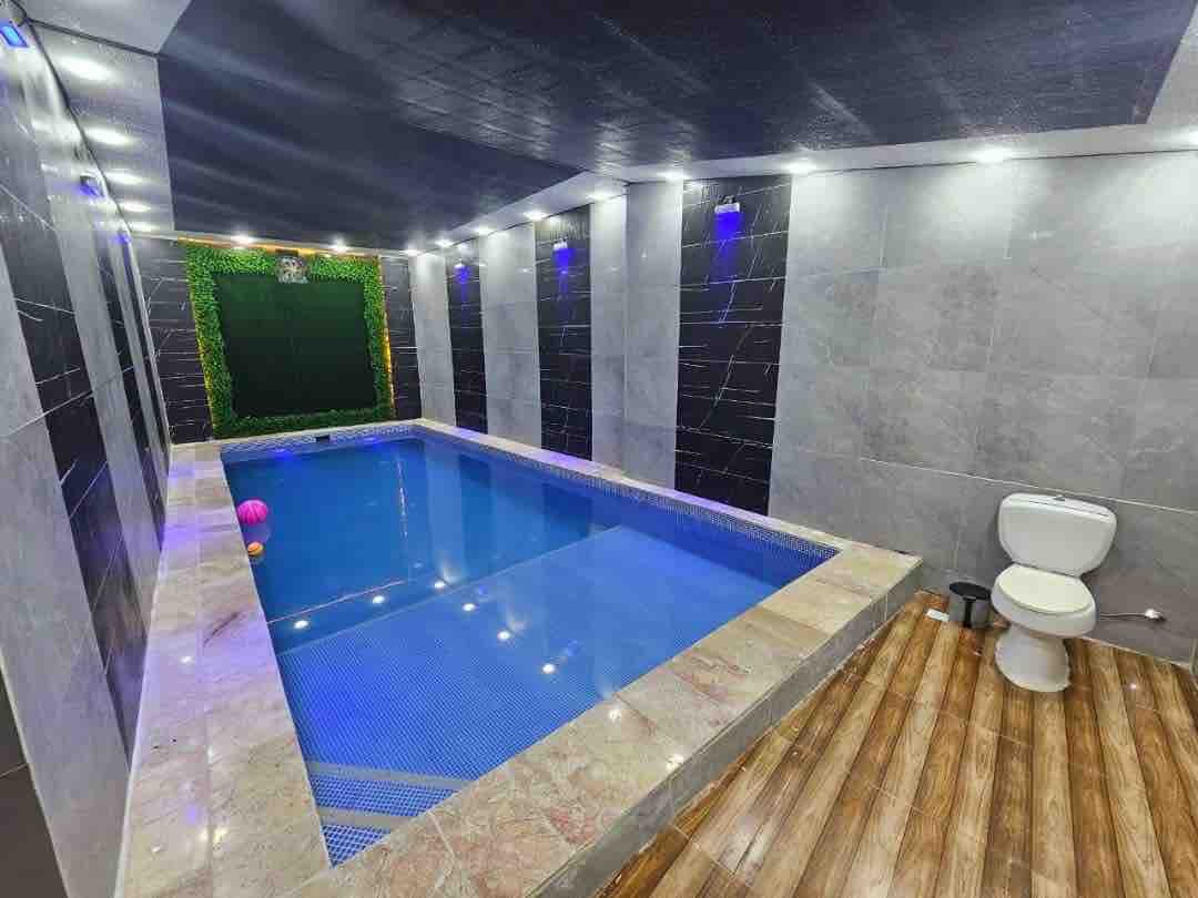 ویلا پنج خوابه استخردار آبگرم سهند 1