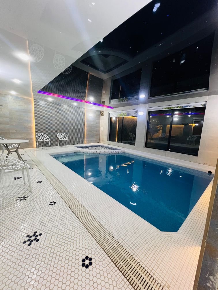 ویلا دوخوابه استخردار آبگرم عمارت ونوس