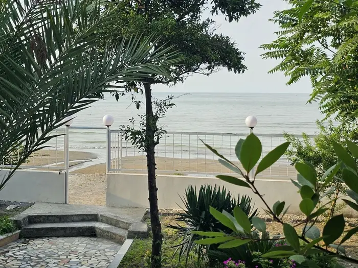 ویلا دوخوابه ساحلی استخردار آبگرم صنوبر