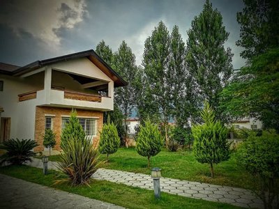 ویلا سه خوابه جنگلی استخردار آبگرم گندم