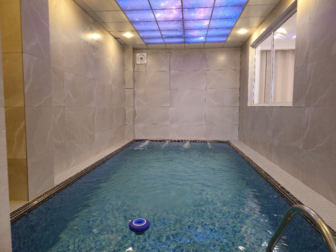 سه خوابه جنگلی استخردار افشین