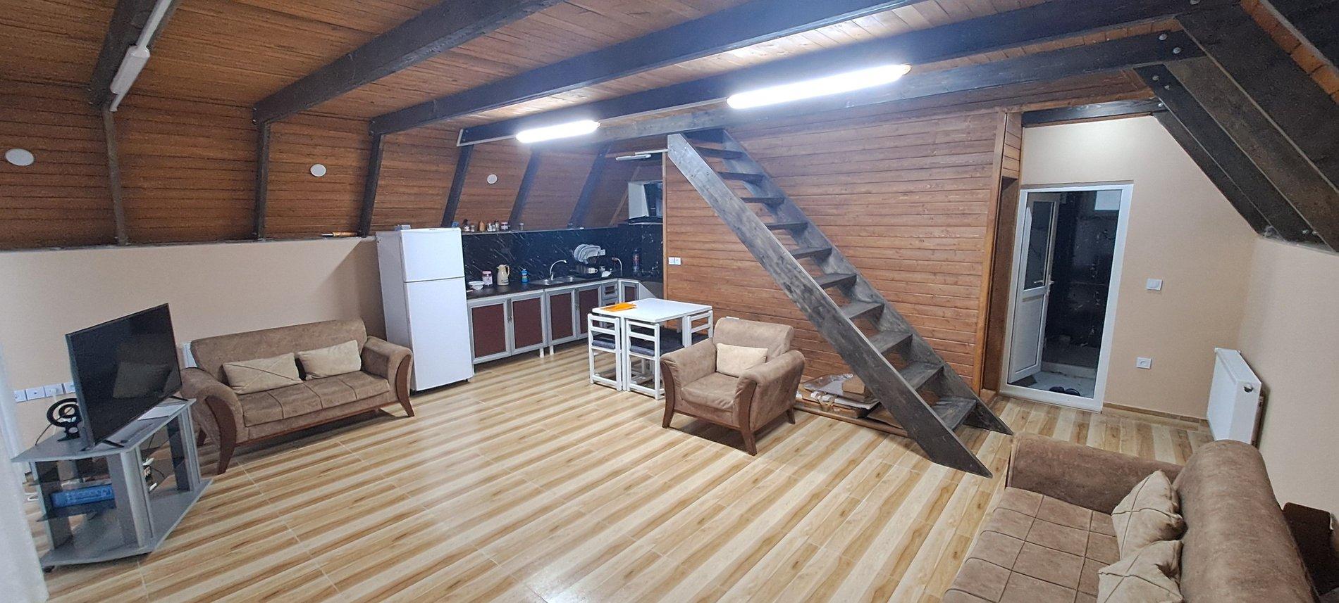 کلبه دوخوابه سوئیسی اکبر آباد