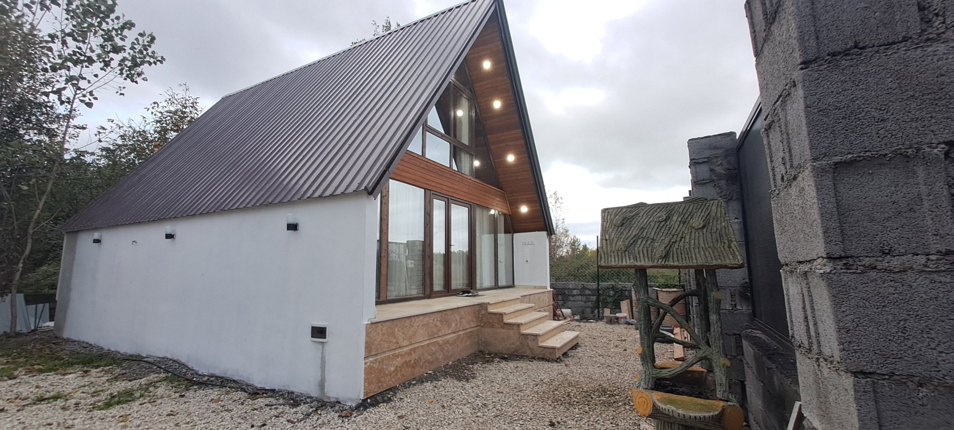 کلبه دوخوابه سوئیسی اکبر آباد