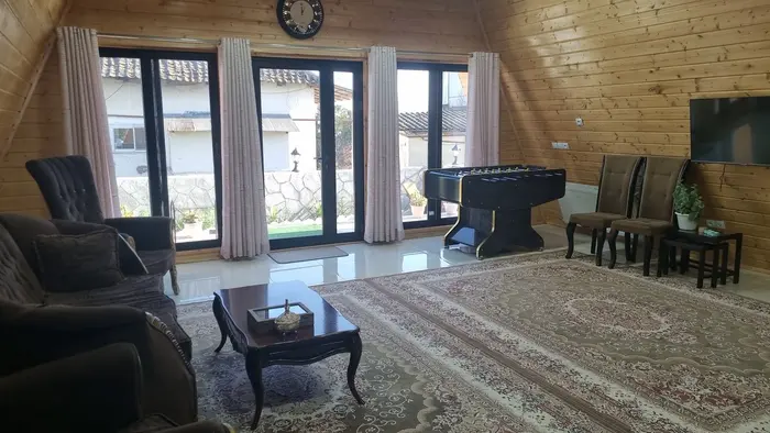 کلبه دوخوابه سوئیسی چیچک