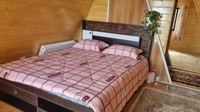 کلبه دوخوابه سوئیسی چیچک