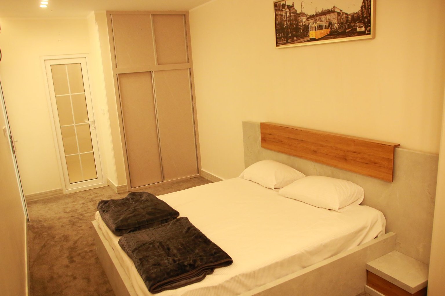 آپارتمان دوخوابه ساحل صخره ای 125