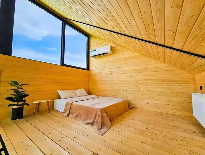 کلبه یک خوابه سوئیسی دلیجان