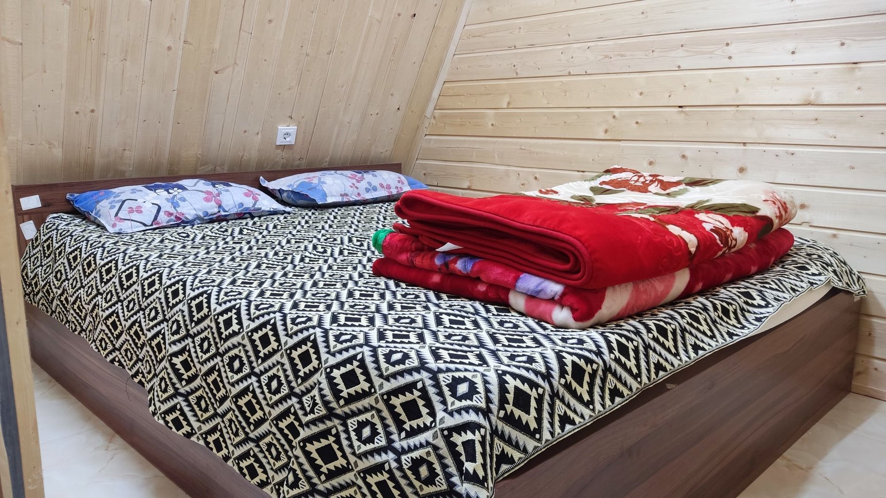 کلبه دوخوابه دوبلکس ایل