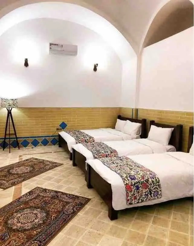 اقامتگاه سنتی آواسا - واحد سه تخته ۱