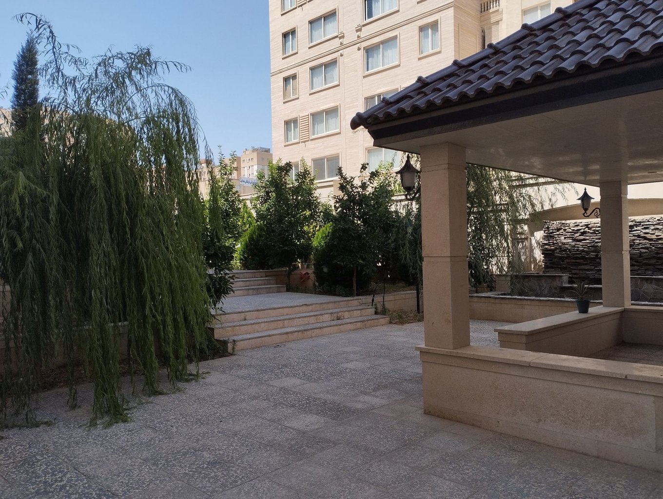 آپارتمان دوخوابه کریم خان زند