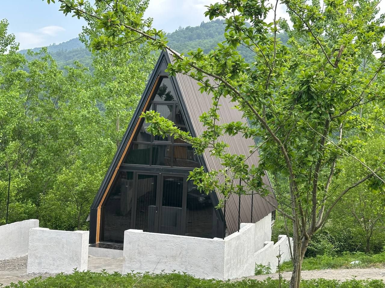 دوخوابه سوئیسی هانا