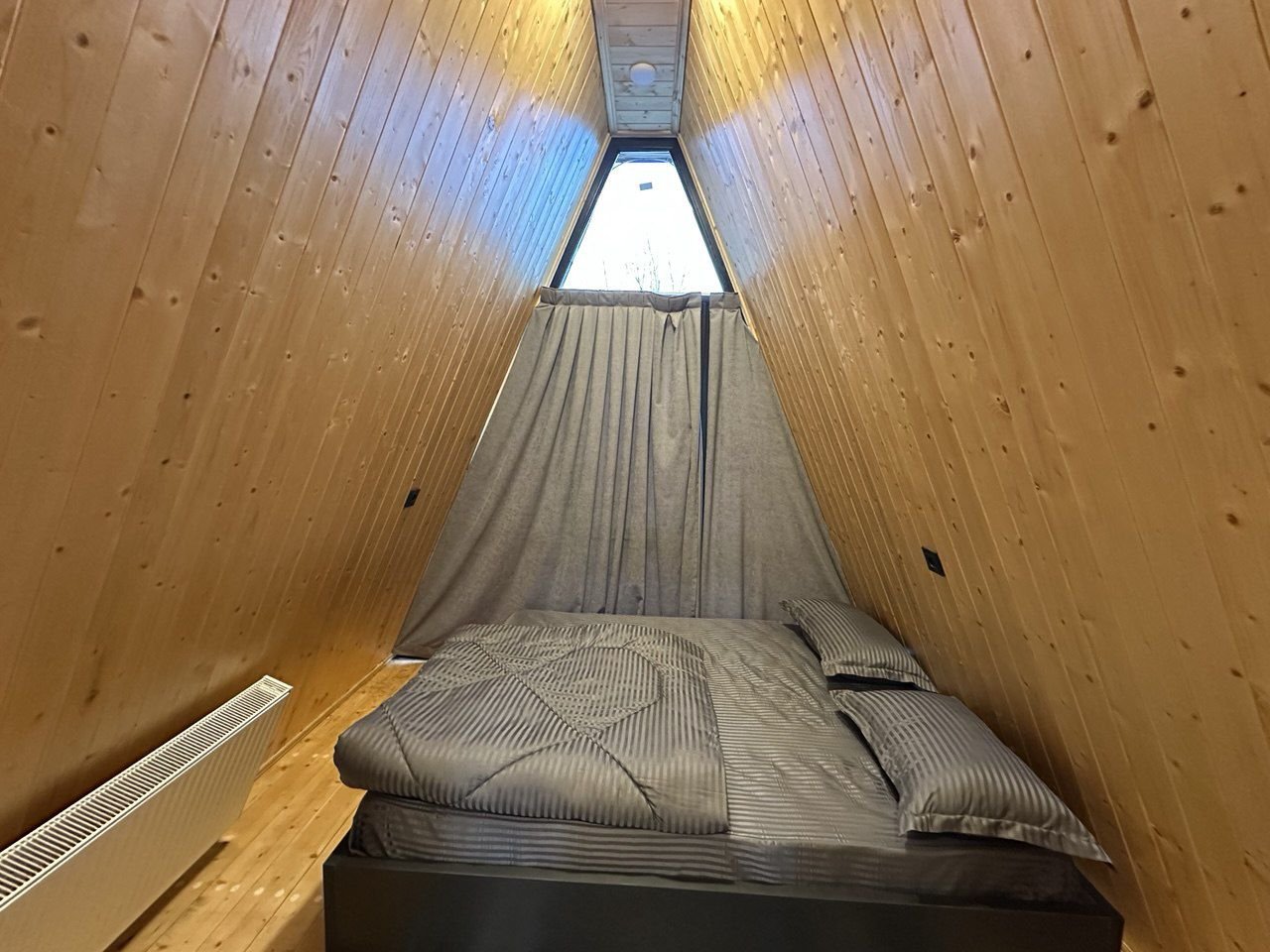 دوخوابه سوئیسی هانا