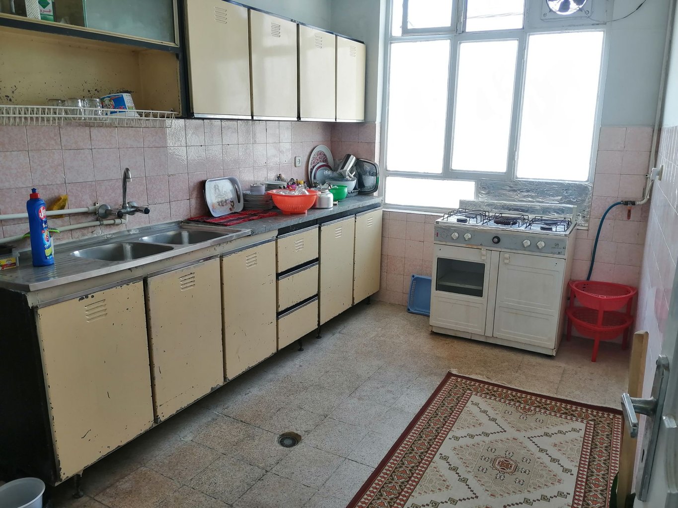 یک خوابه میدان معلم