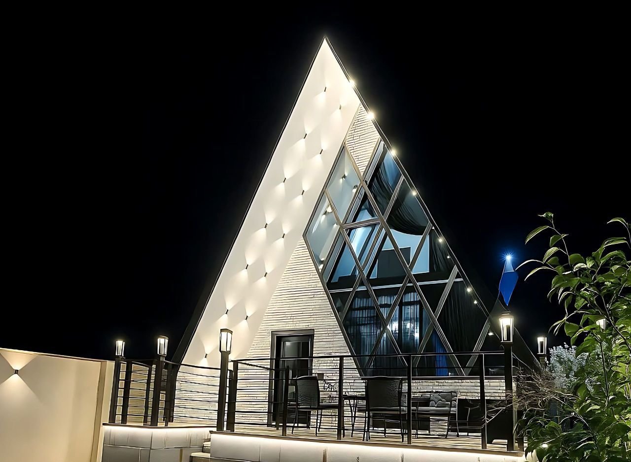 کلبه دوخوابه سوئیسی استخردار آبگرم گل مریم