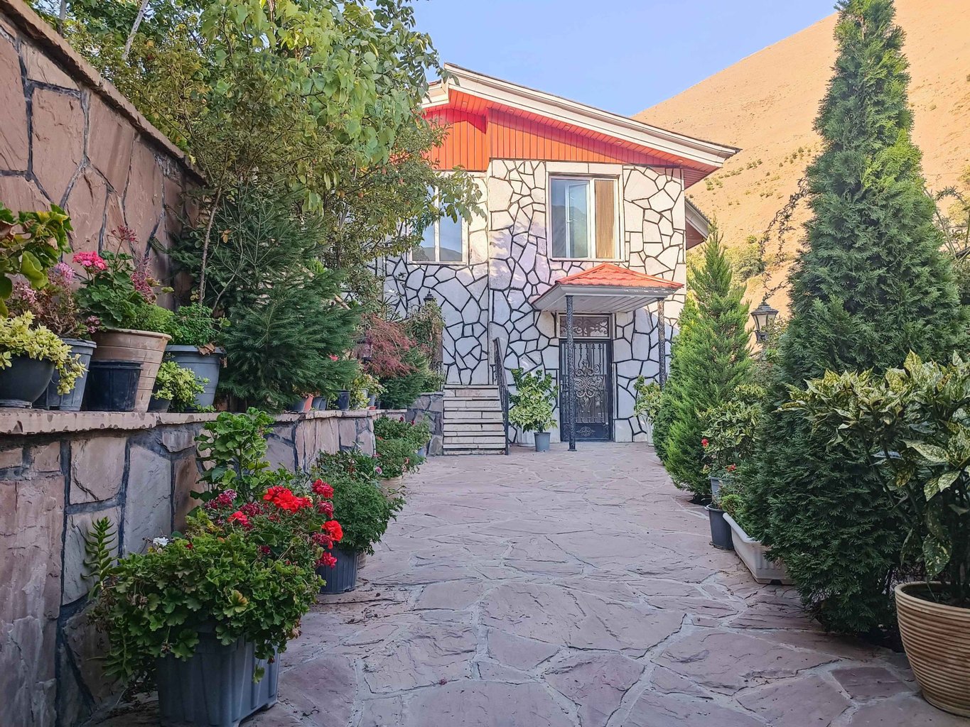 یک خوابه استخردار آبگرم طالون