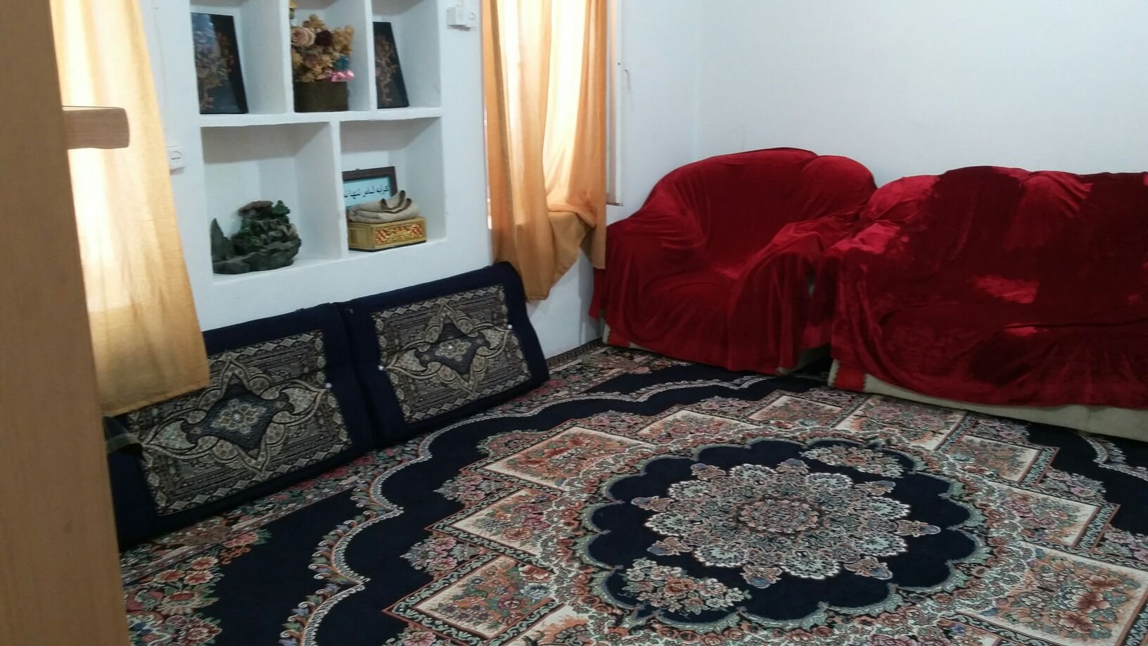 سوئیت دوخوابه بابا حسین 1 - اتاق پذیرایی