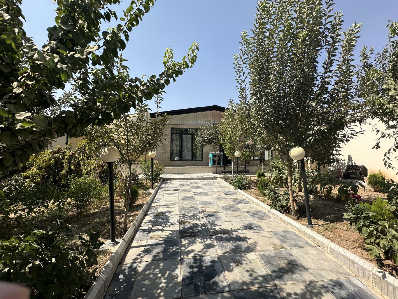 سوئیت دوخوابه استخرآبگرم بهاران خجسته