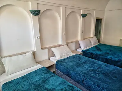 بومگردی مامس - واحد فرخی ۲۰۱