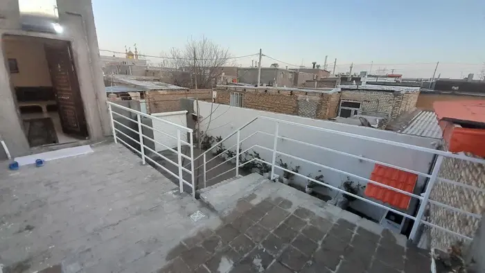 ویلا یک خوابه سنگ بست فریمان - رعایت الزامات اتش نشانی و میراث فرهنگی در ارتفاع نرده تراس 