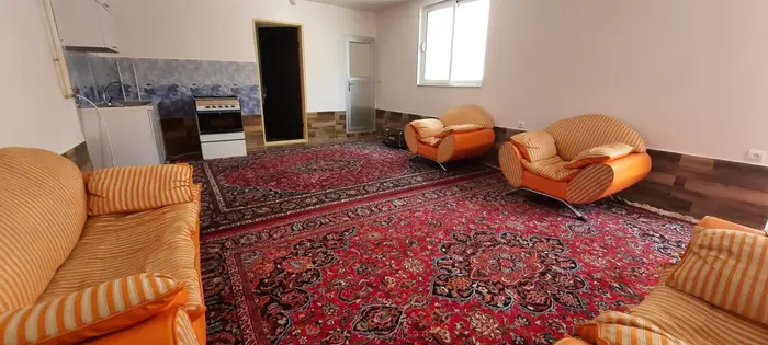 بوم گردی تقی زاده - واحد 1