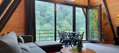 کلبه دوخوابه جنگلی سوئیسی پونل