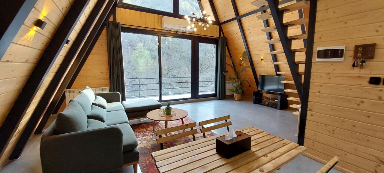 کلبه دوخوابه جنگلی سوئیسی پونل