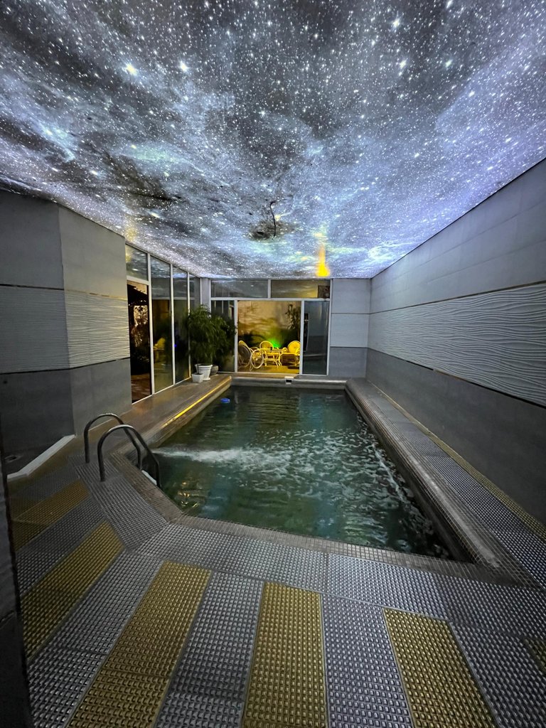 ویلا دوخوابه استخردار آبگرم نارسیس شاندیز