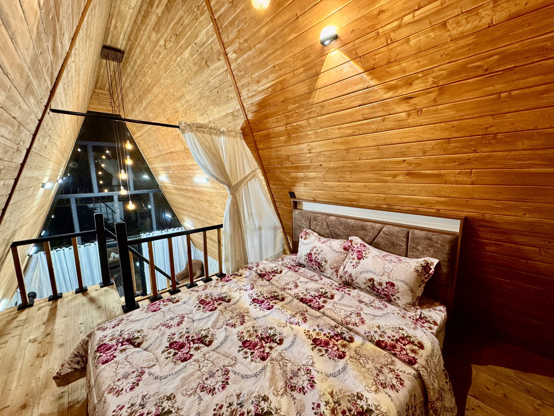 کلبه دوخوابه سوئیسی موناکو