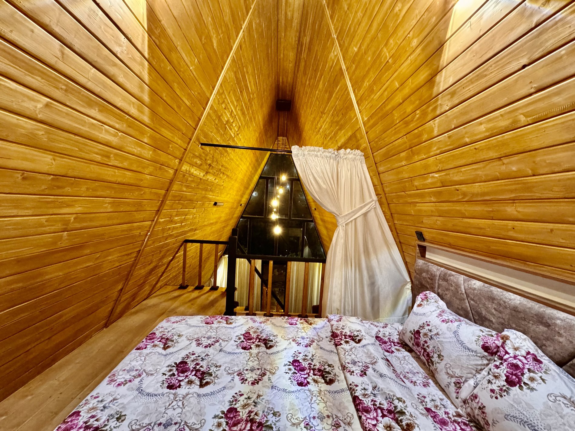 کلبه دوخوابه سوئیسی موناکو