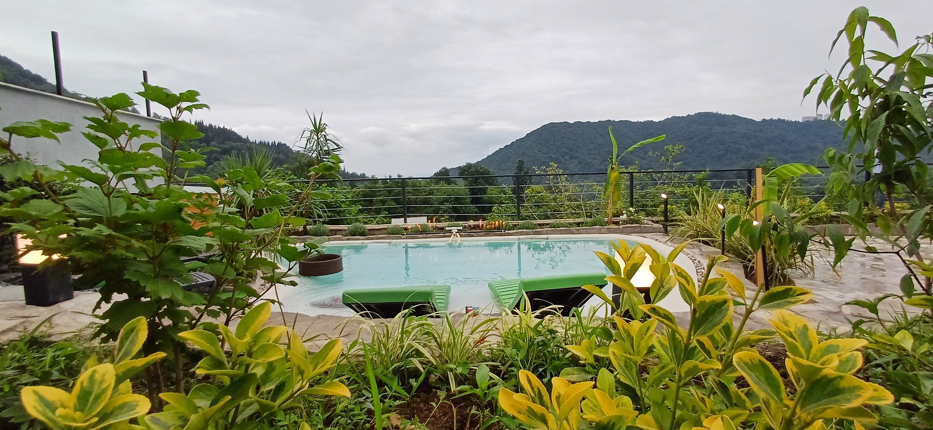 کلبه دوخوابه جنگلی استخردار آبگرم آئورا