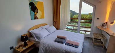 کلبه دوخوابه جنگلی استخردار آبگرم آئورا