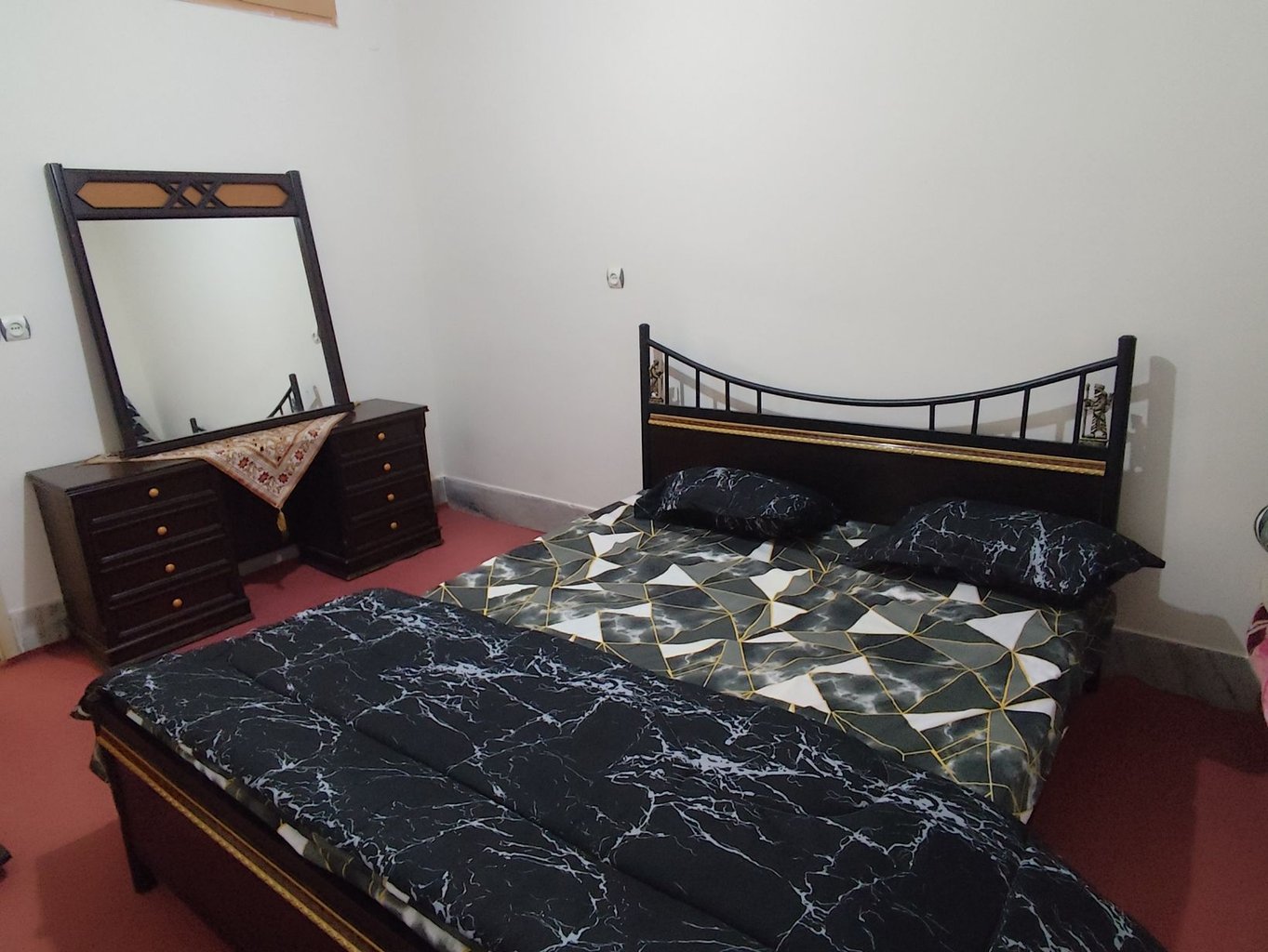 یک خوابه شریف شرقی