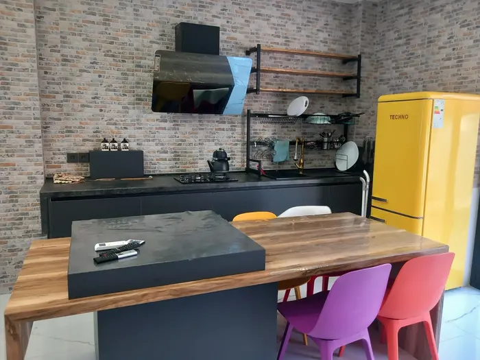 ویلا دوخوابه استخردار آبگرم باراد هوم - آشپزخانه