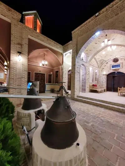 اقامتگاه سنتی عمارت کهن - واحد کویر ابوزیدآباد