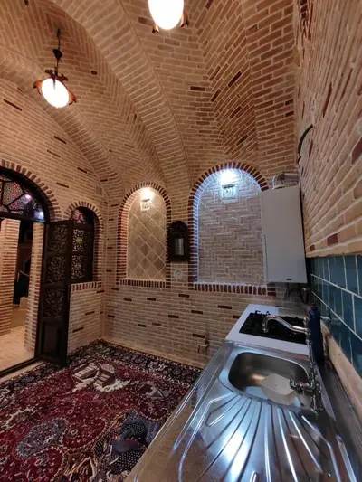 اقامتگاه سنتی عمارت کهن - واحد سه راه رییس