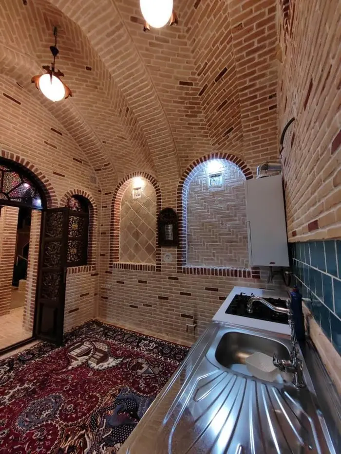 اقامتگاه سنتی عمارت کهن - واحد سه راه رییس